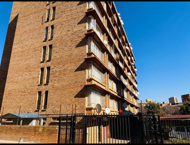 3 BEDROOM APARTMENT FOR SALE IN SUNNYSIDE